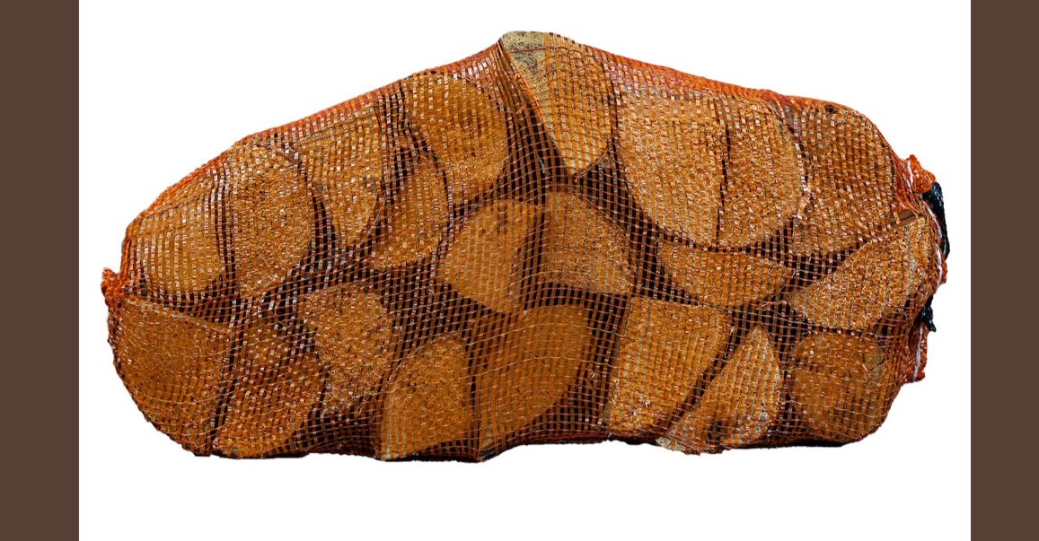 belirli boyutlarda şöminelik ve meşe odunları