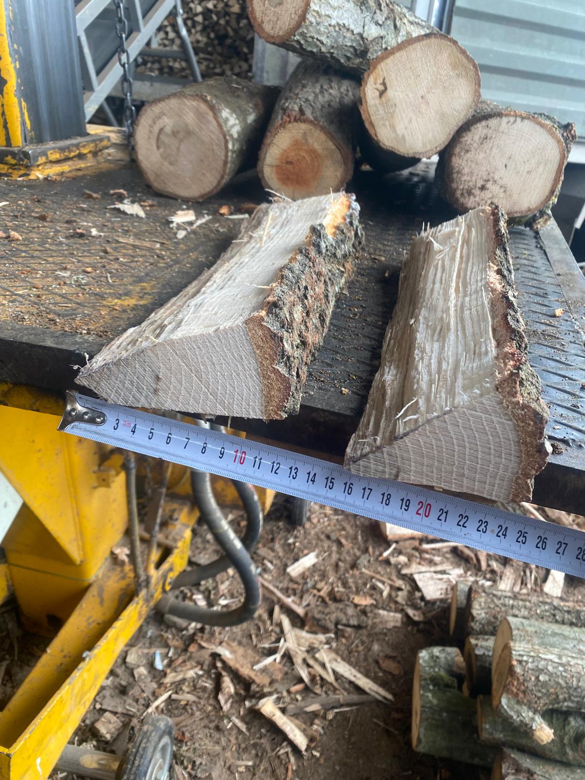  10cm kalınlığında ince ve uzun odunlarımız(siz müşterilerimize uygun farklı ebatlarda hizmetler sağlıyoruz.)